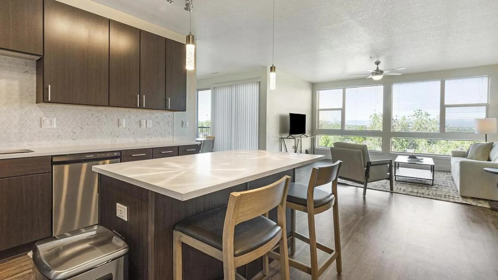 Landing Modern Apartment With Amazing Amenities Denver